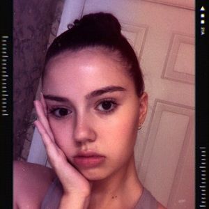 Meet your Posher, Ana maria